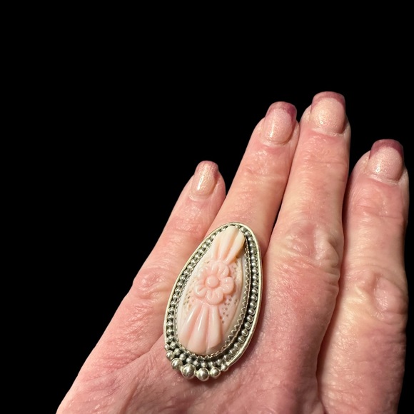 Native Pink Carved Flower Conch Ring in Sterling Silver - Picture 8 of 11
